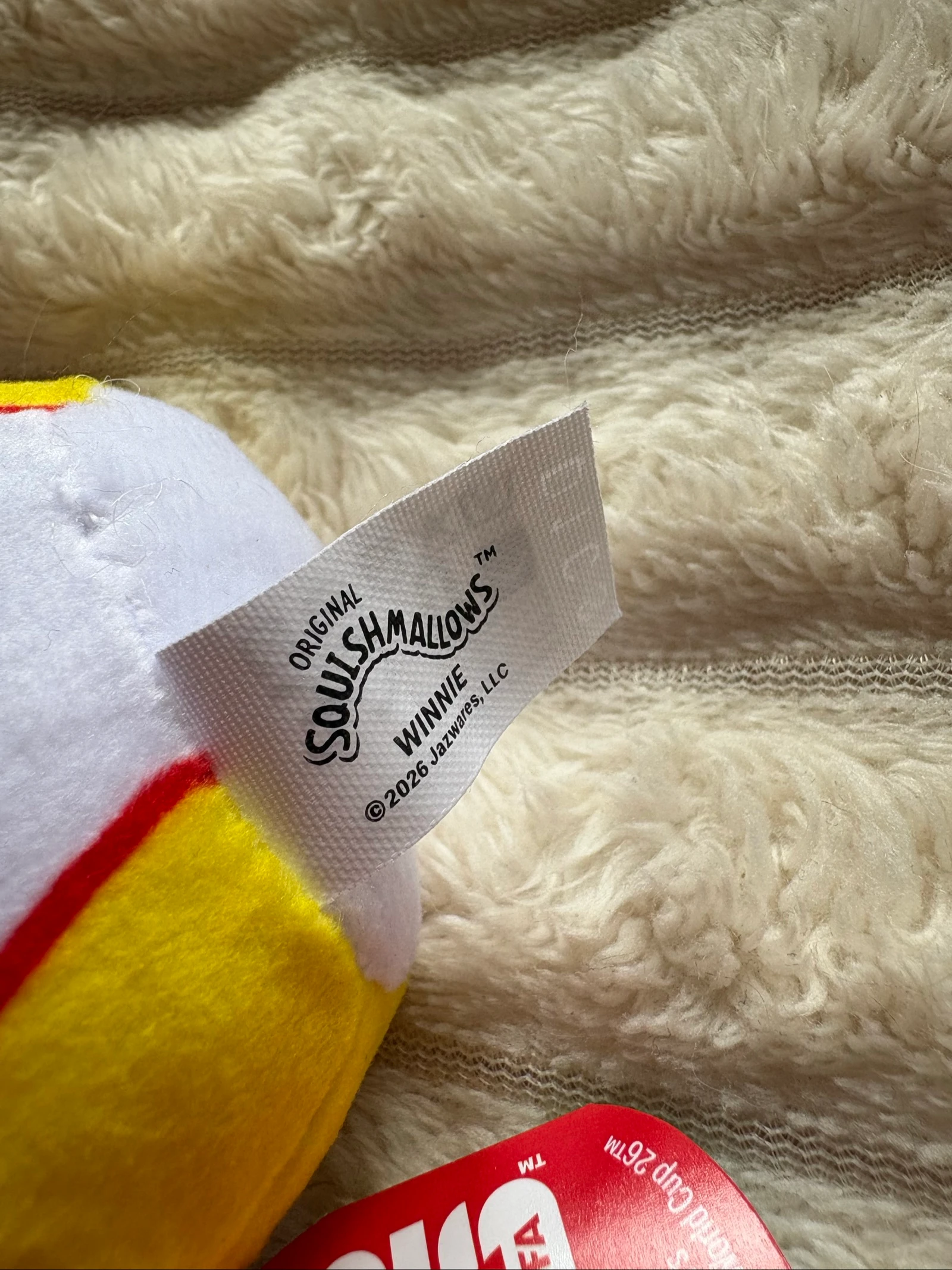 Peluche SquishMallows Winnie especial Fifa – photo 7